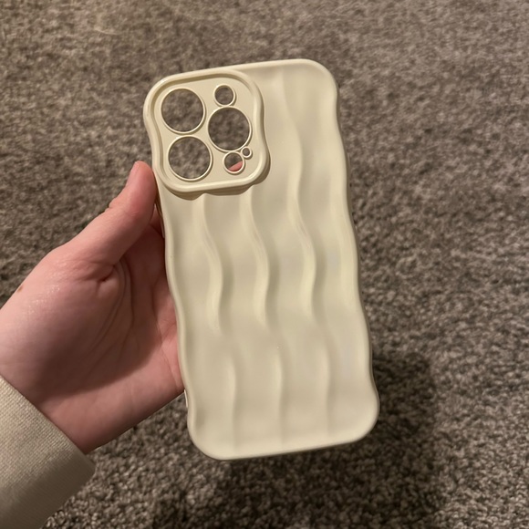 Caseative- ripple case in white - Picture 2 of 4